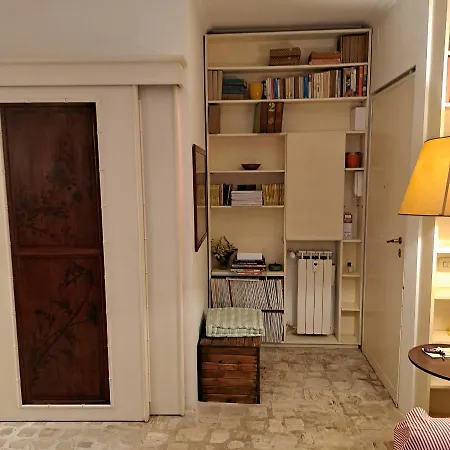 House Up To The Hill - Stanza Con A Monteverde Vecchio Рим